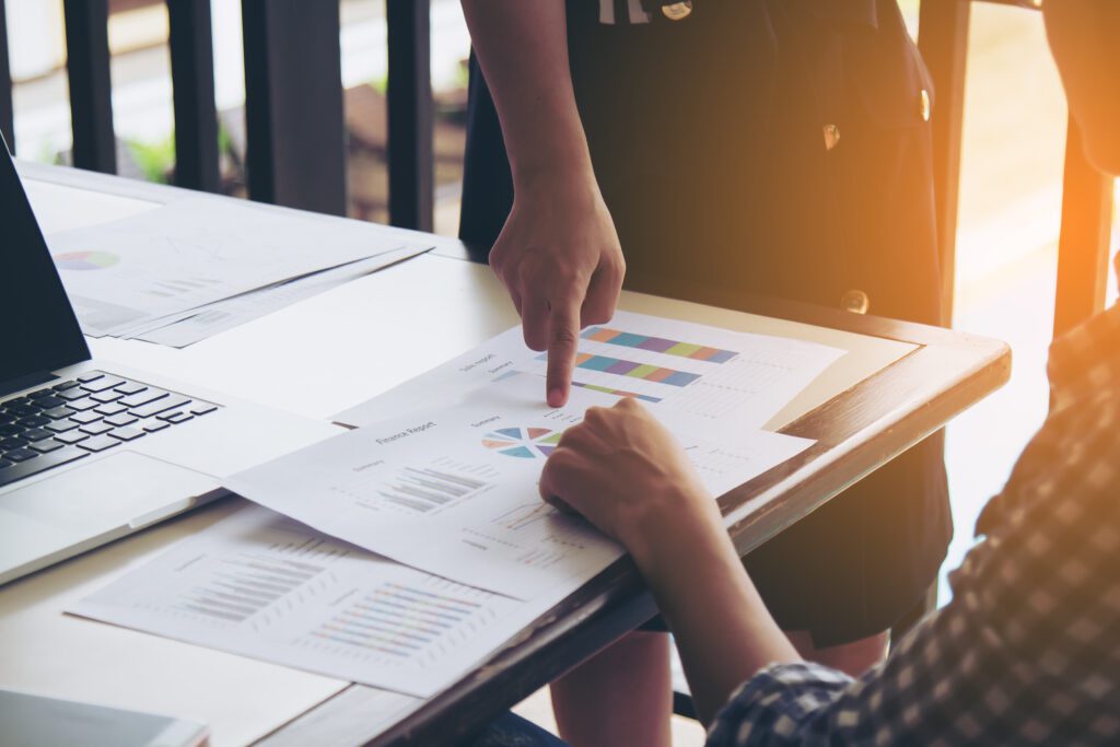 redes sociais e assinatura de veículos